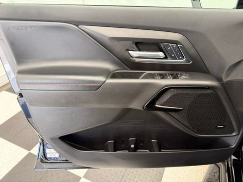 Used 2025 Chevrolet Silverado EV RST AWD/4WD image 17