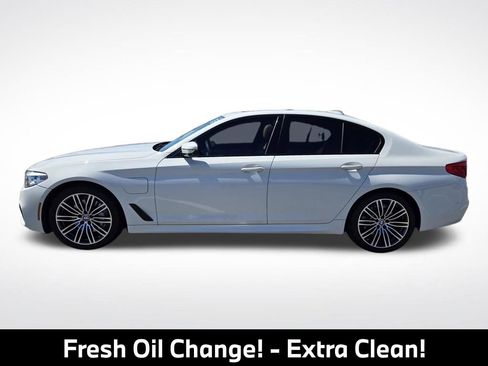 Used 2019 BMW 530e w/ M Sport Package RWD image 6