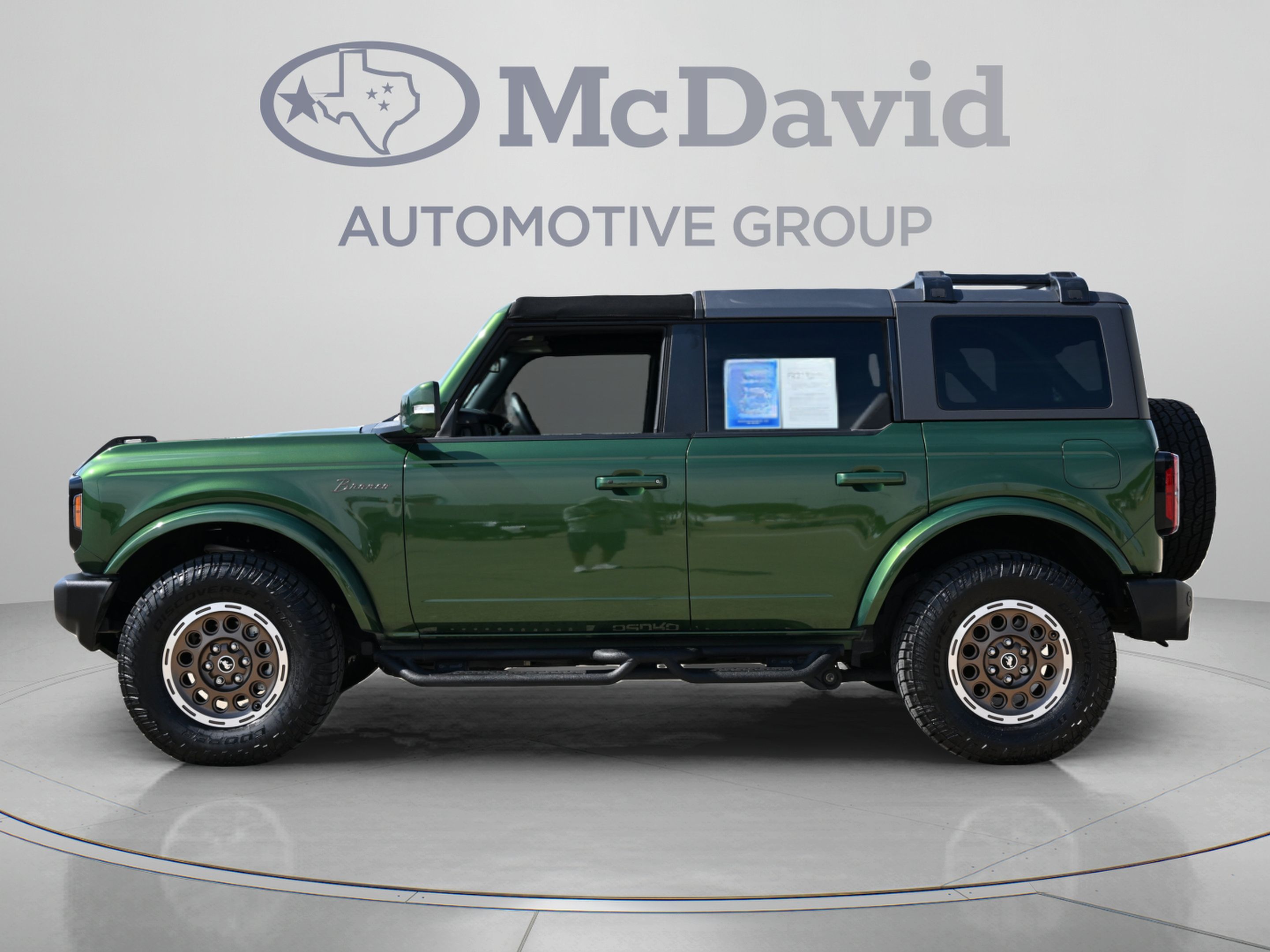 Used 2025 Ford Bronco Outer Banks AWD/4WD image 2