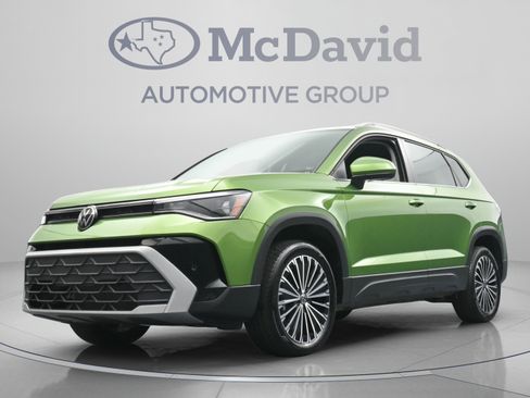 Used 2025 Volkswagen Taos SE FWD image 26