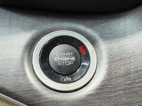 Used 2021 Jeep Grand Cherokee L Limited image 24