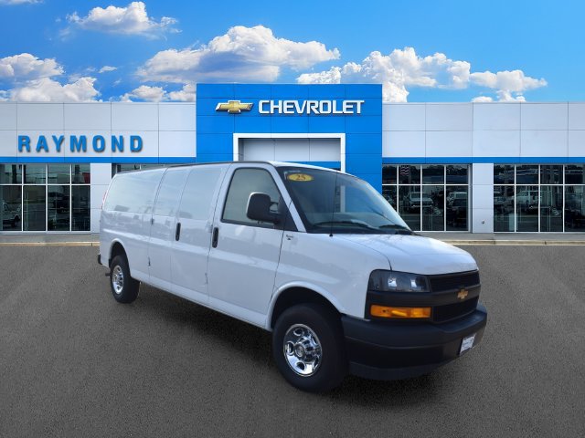 Used 2025 Chevrolet Express 2500 Extended RWD image 1