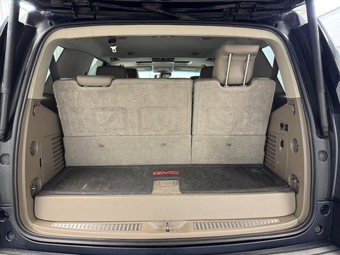 Used 2017 GMC Yukon SLT w/ Premium Edition image 26