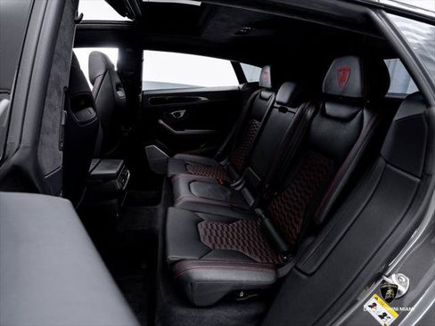 Used 2023 Lamborghini Urus S AWD/4WD image 45