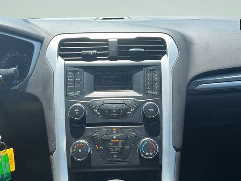 Used 2014 Ford Fusion SE FWD image 11