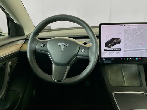 Used 2021 Tesla Model 3 Standard Range Plus image 17