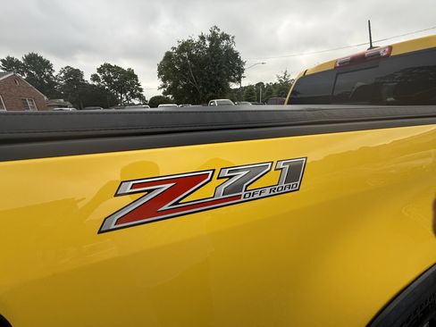 Used 2015 Chevrolet Colorado Z71 w/ Trail Boss Edition image 17