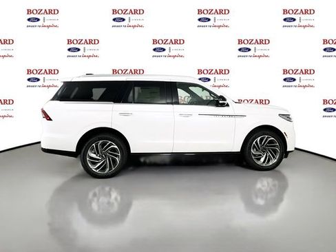 New 2026 Lincoln Navigator Reserve AWD/4WD image 9