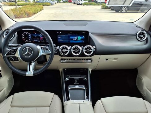 Used 2025 Mercedes-Benz GLA 250 image 17
