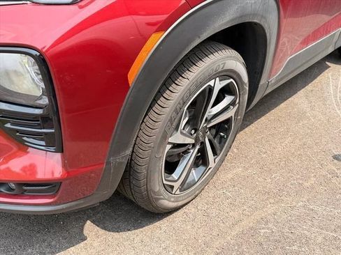 Used 2023 Chevrolet TrailBlazer RS w/ Sun and Liftgate Package AWD/4WD image 22