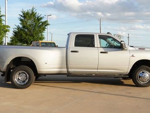 New 2026 RAM 3500 Tradesman AWD/4WD image 10