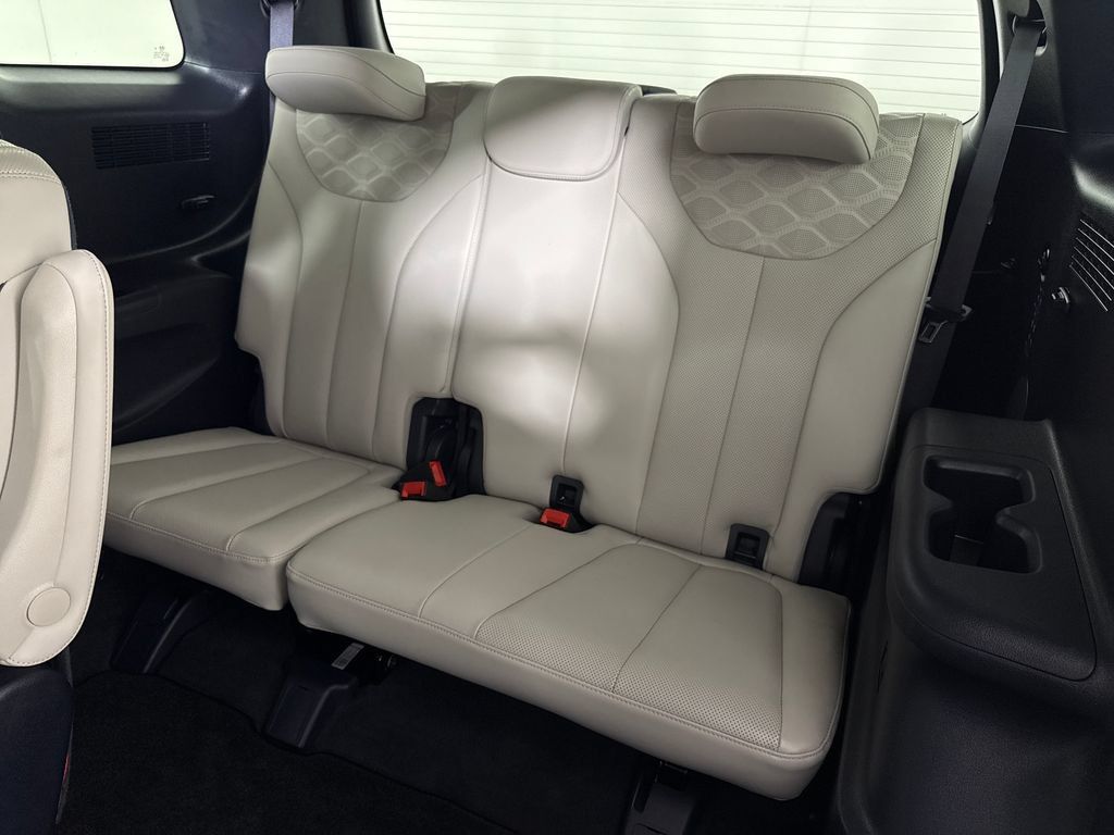 Used 2022 Hyundai Palisade Calligraphy FWD image 13