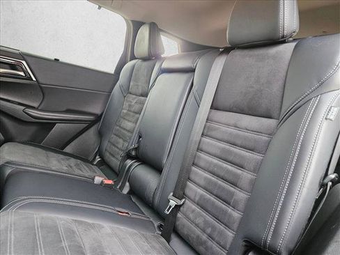 Used 2023 Mitsubishi Outlander SE FWD image 19