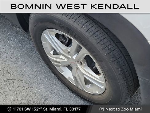 Used 2022 GMC Terrain SLE image 6