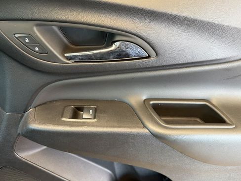 Used 2024 Chevrolet Equinox LT FWD image 19