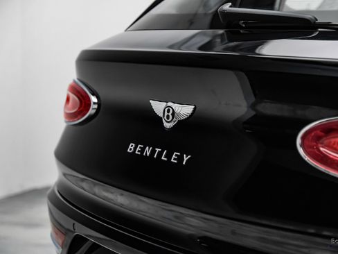 Used 2023 Bentley Bentayga Extended Wheelbase AWD/4WD image 13
