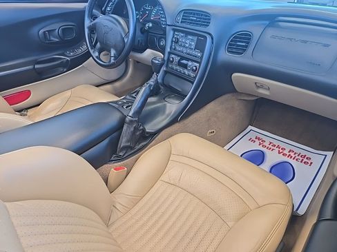 Used 2000 Chevrolet Corvette Convertible w/ Memory Pkg RWD image 22