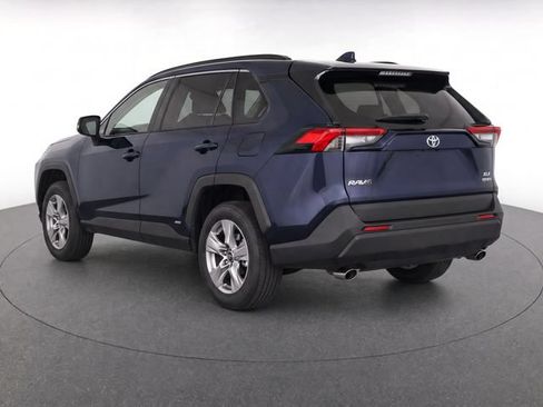 Certified 2025 Toyota RAV4 XLE AWD/4WD image 7
