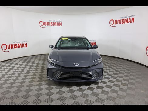 Used 2026 Toyota Camry XLE image 14