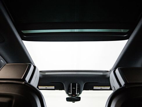 Certified 2023 Porsche Cayenne AWD/4WD image 30