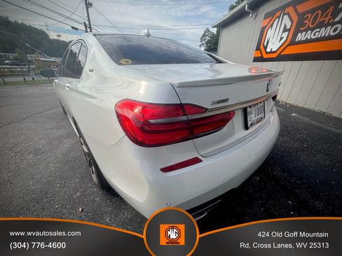 Used 2018 BMW M760i xDrive image 18