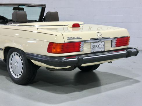 Used 1987 Mercedes-Benz 560 SL image 28
