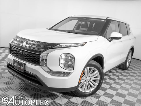 Used 2023 Mitsubishi Outlander ES image 1