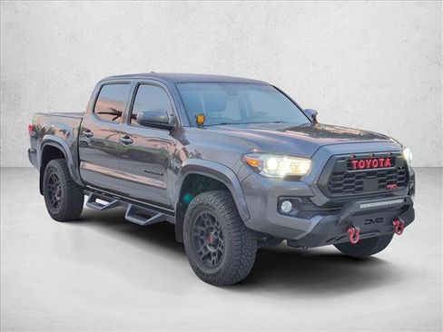 Used 2019 Toyota Tacoma SR5 RWD image 3