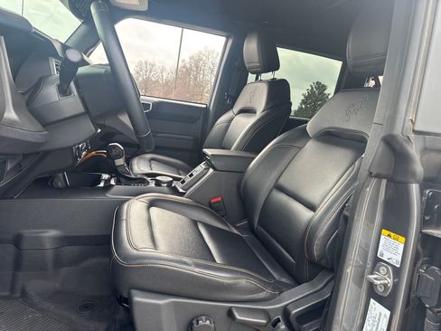 Used 2024 Ford Bronco Badlands image 17