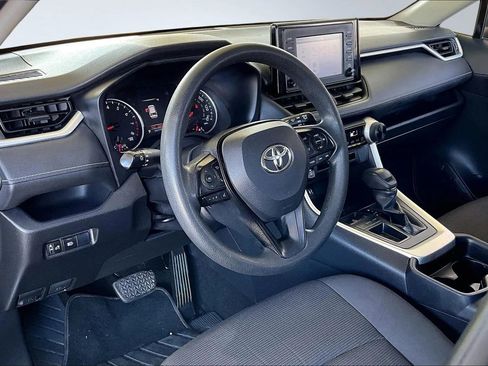 Used 2019 Toyota RAV4 LE FWD image 14