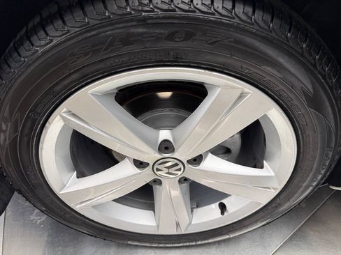 Used 2015 Volkswagen Passat 1.8T SE FWD image 25
