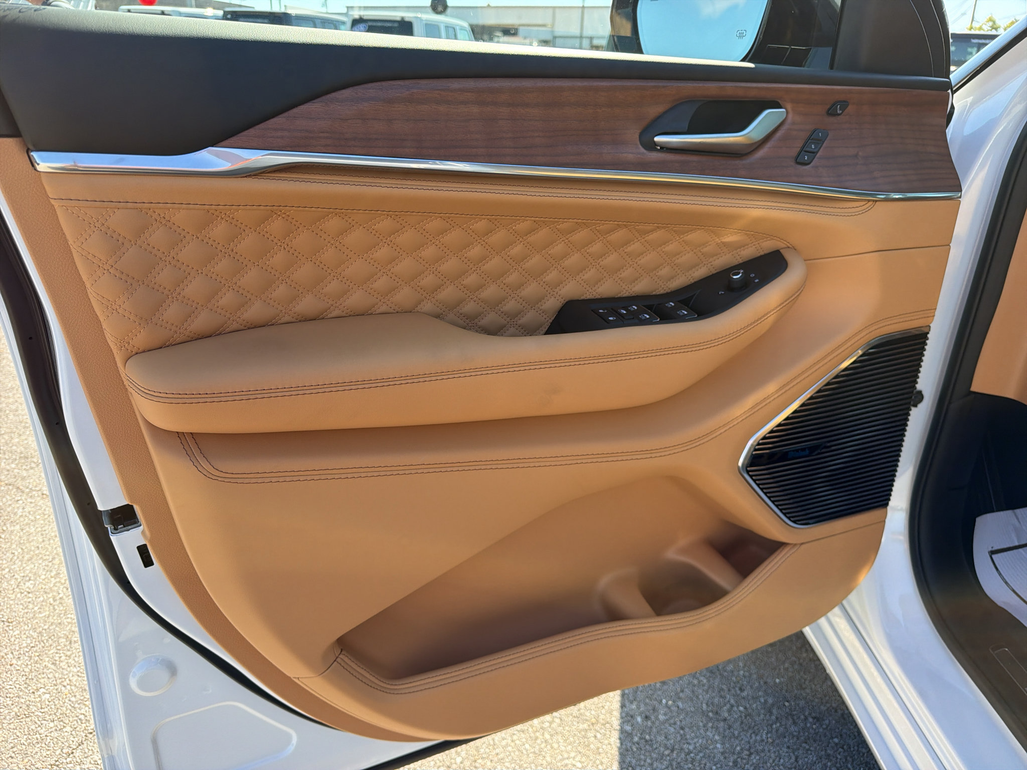 New 2027 Jeep Grand Cherokee Summit AWD/4WD image 14