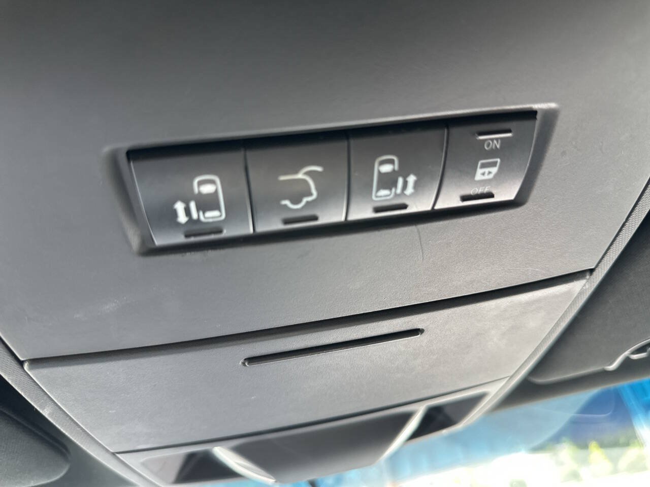 Used 2017 Dodge Grand Caravan SXT FWD image 18
