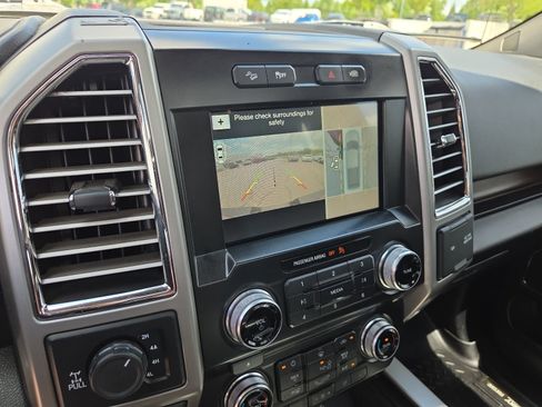 Used 2016 Ford F150 Lariat w/ Equipment Group 502A Luxury AWD/4WD image 8