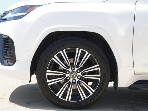 Used 2025 Lexus LX 700h Luxury w/ Appearance Package AWD/4WD image 5