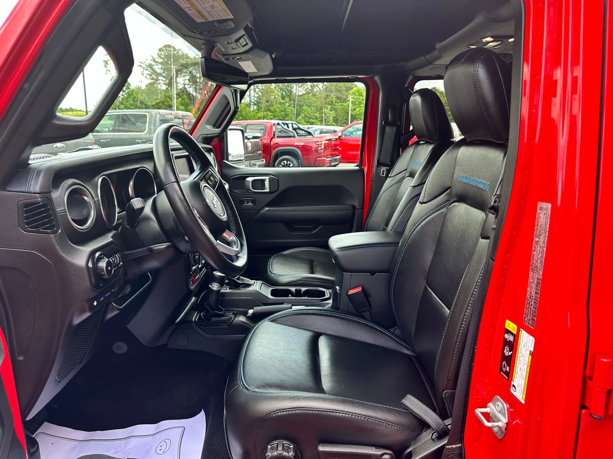 Used 2021 Jeep Wrangler Unlimited Rubicon 4xe w/ Cold Weather Group AWD/4WD image 5