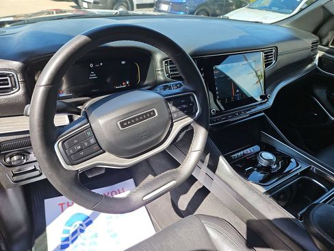 Used 2024 Jeep Wagoneer Series II w/ Flexible Seating Group AWD/4WD image 13