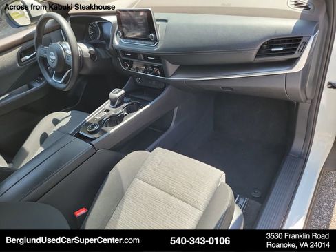 Used 2023 Nissan Rogue SV image 17