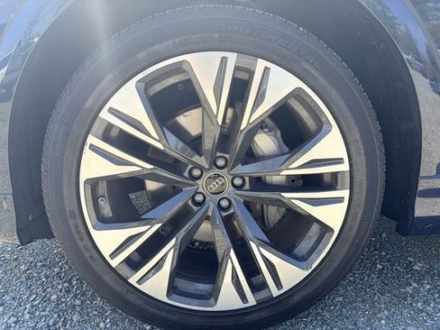 Certified 2025 Audi Q8 Premium Plus w/ Premium Plus Package AWD/4WD image 5