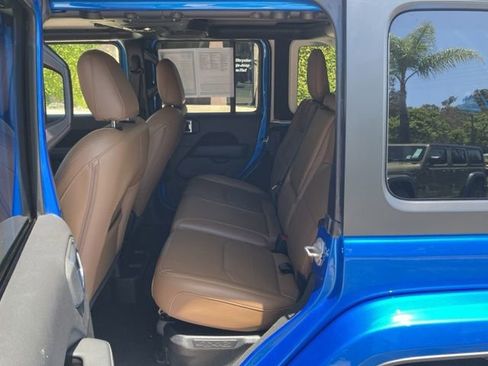 Used 2023 Jeep Wrangler Unlimited Sahara w/ Cold Weather Group AWD/4WD image 22