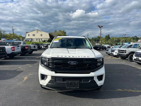 Certified 2025 Ford Expedition Active AWD/4WD image 29