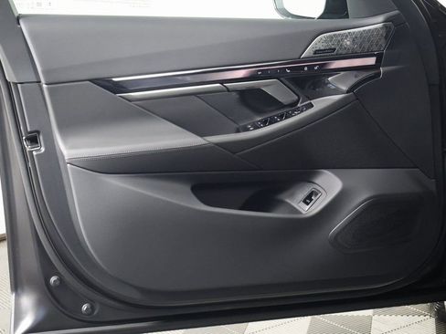 New 2026 BMW i5 eDrive40 image 7