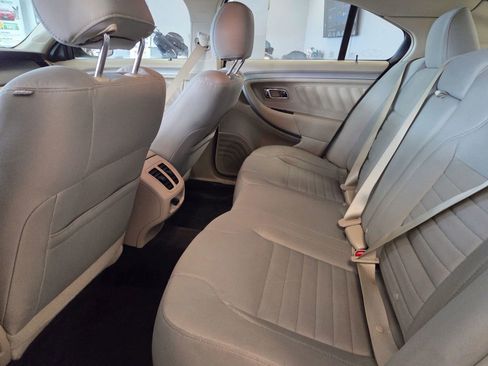 Used 2018 Ford Taurus SE image 36