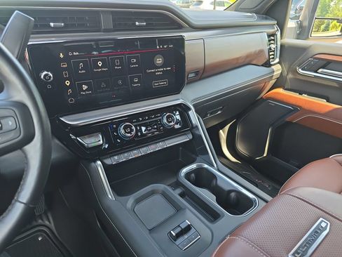 Used 2024 GMC Sierra 3500 Denali Ultimate AWD/4WD image 24