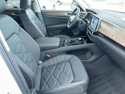 New 2026 Volkswagen Atlas SE FWD image 42
