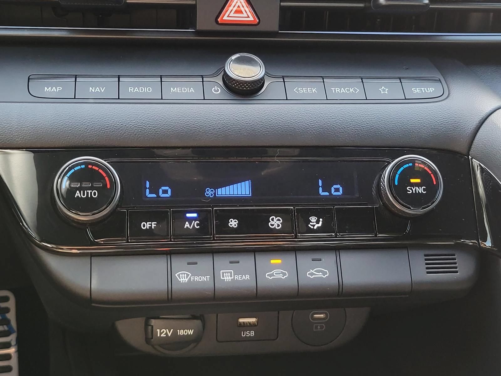 New 2026 Hyundai Elantra SEL FWD image 18
