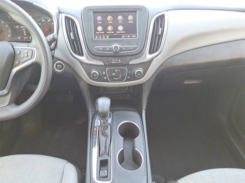 Used 2022 Chevrolet Equinox LS image 11