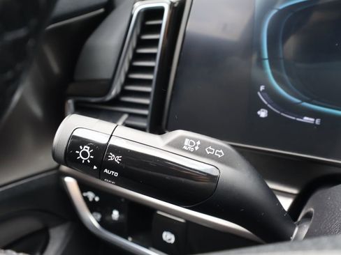 Used 2025 Kia Sportage EX w/ Premium Package image 15