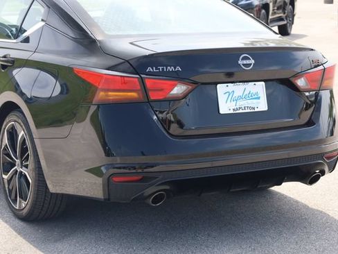 Used 2025 Nissan Altima 2.5 SR FWD image 8