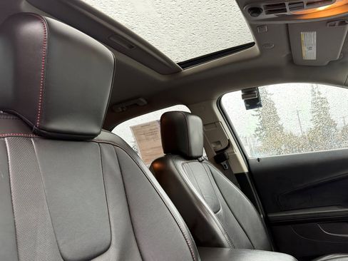 Used 2017 Chevrolet Equinox Premier w/ Enhanced Convenience Package image 17